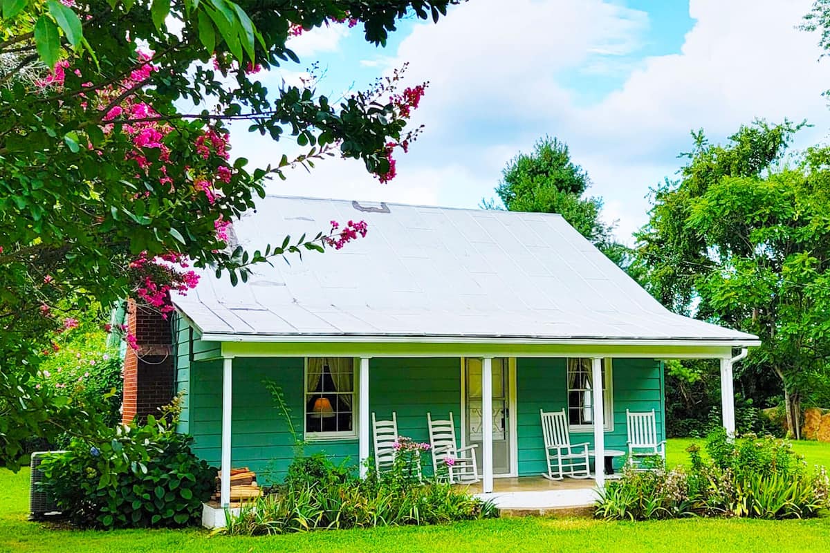 Basic Cottage, Multiple Beds | Individually decorated, individually furnished, laptop workspace