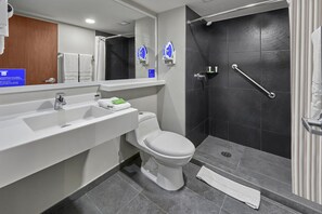 Douche, articles de toilette (gratuits), séchoir à cheveux