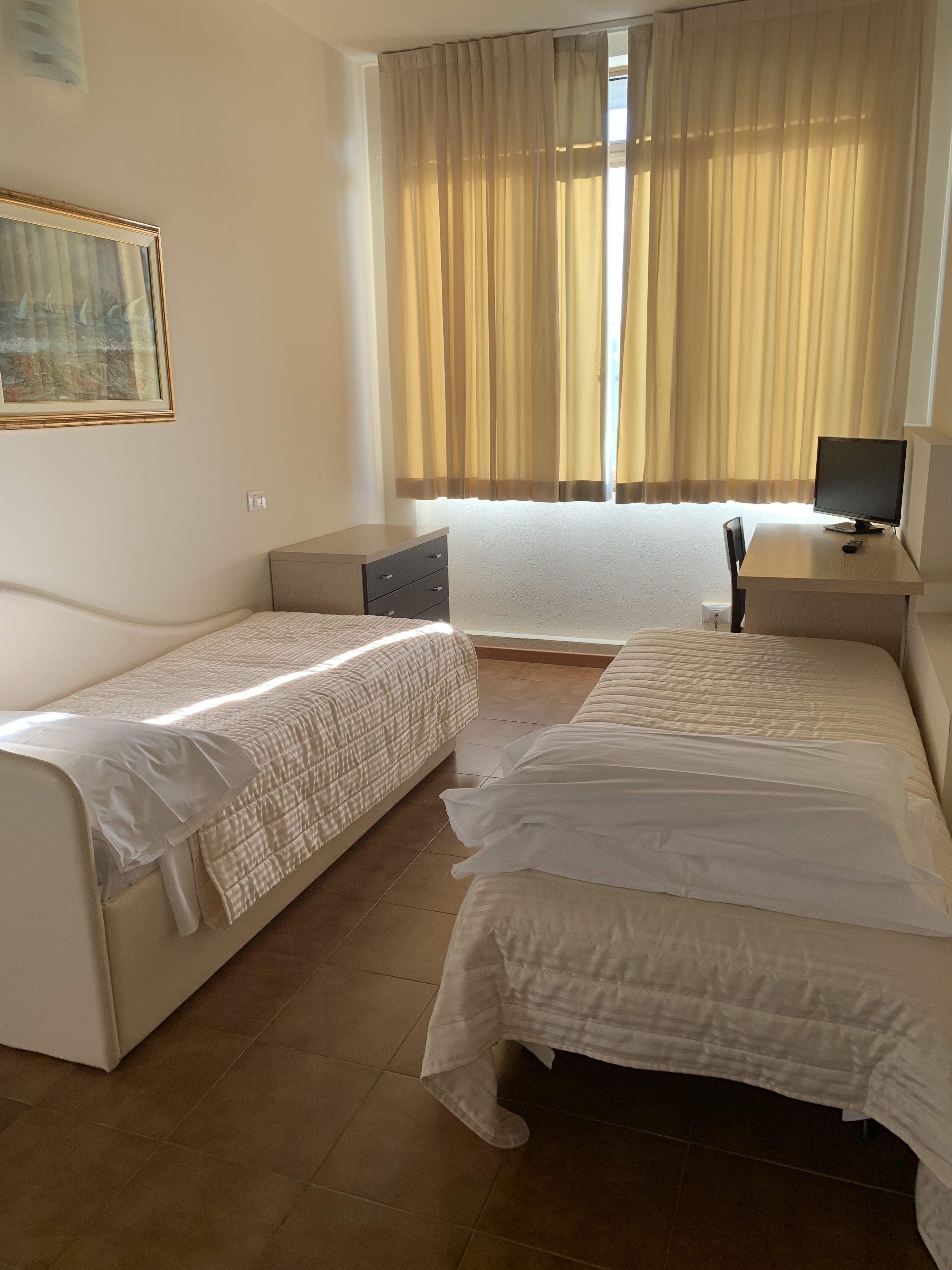 superior room | minibar, desk, free wifi, bed sheets