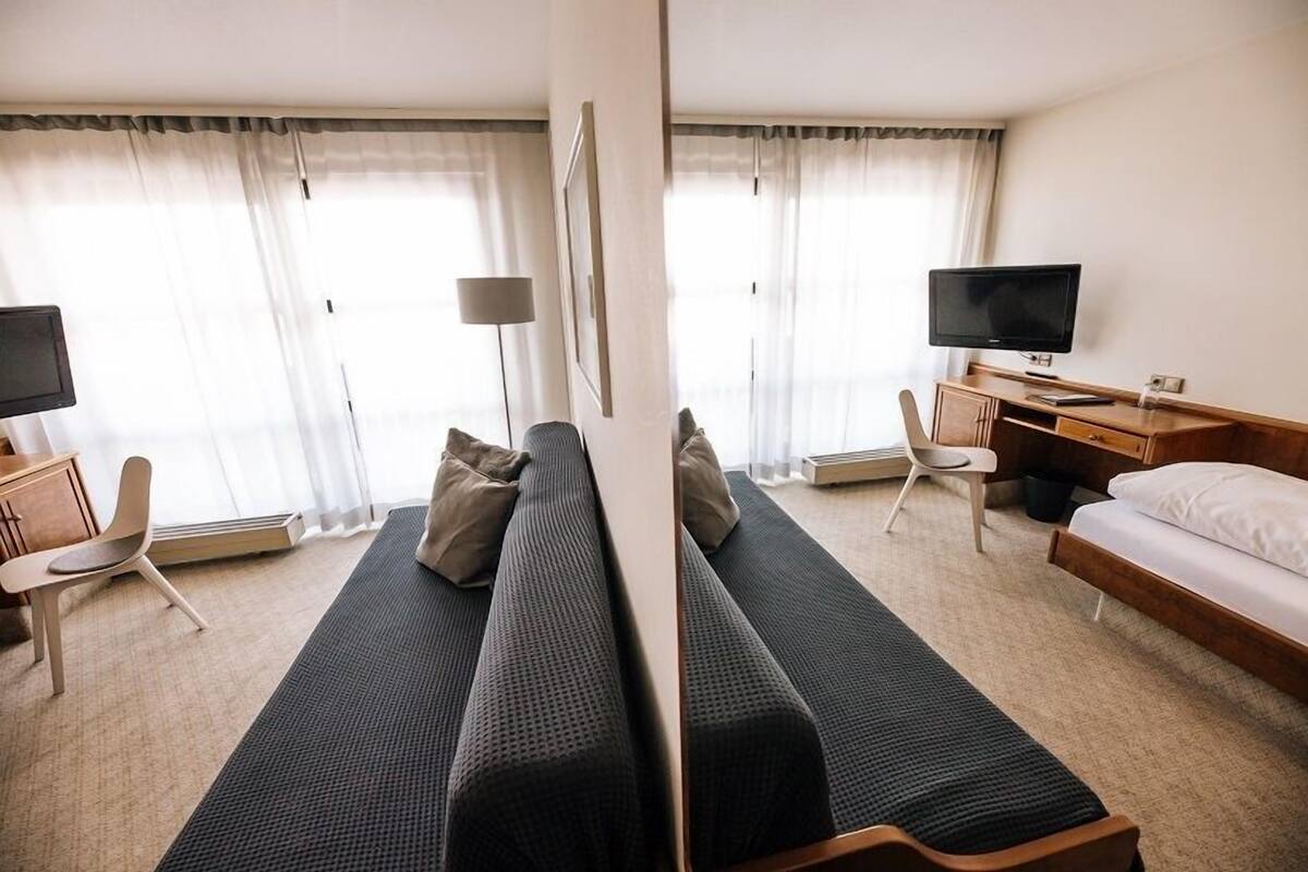Comfort Single Room | Desk, blackout drapes, soundproofing, WiFi (free)
