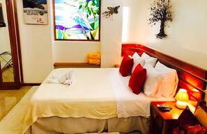 Deluxe Villa, 3 Bedrooms, Lagoon View | 3 bedrooms, down comforters, in-room safe, blackout drapes