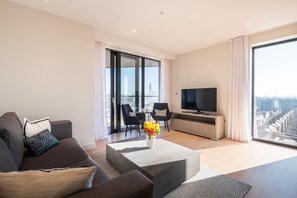 Appartamento (3 Bedrooms) | Soggiorno | Smart TV