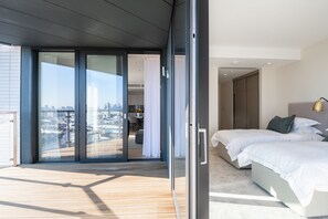 아파트 (3 Bedrooms) | 발코니