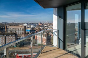 Apartment (2 Bedrooms) | Balcony