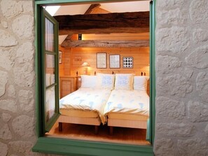 Comfort Twin Room, Private Bathroom (La Loge de Vigne) | Blackout drapes, free WiFi, bed sheets - La Closerie Saint Martin (Ligre)