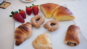 Free daily cooked-to-order breakfast