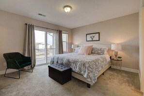 Interior - Marbella Lane Executive Townhome, 20 mins to Boulder (Longmont)