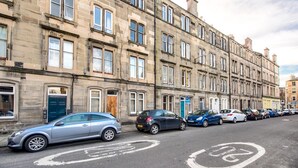 Unclassified image, 4 of 18, button - Homely 2 Bedroom Apartment, Close To City Centre (Edinburgh)