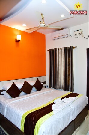 In-room safe, soundproofing, cots/infant beds, rollaway beds
