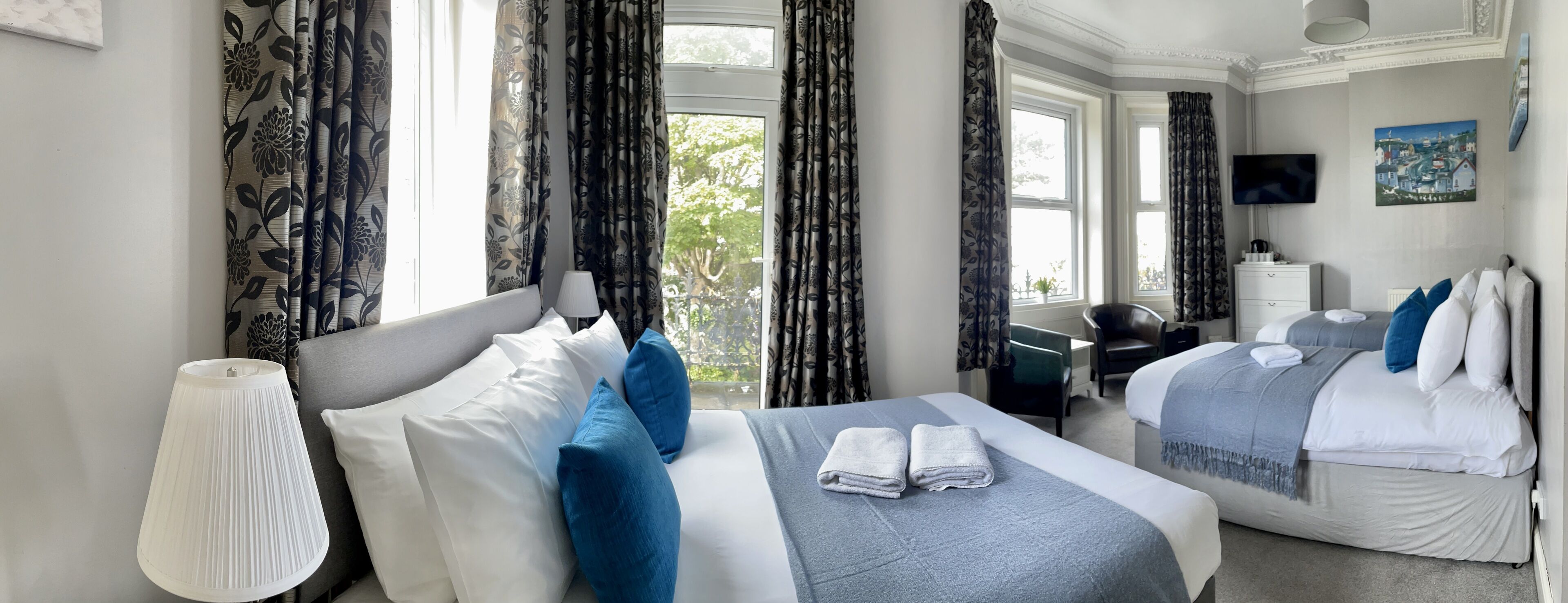 family room ( access to all day tea room ) | 1 bedroom, soundproofing, iron/ironing board, free wifi