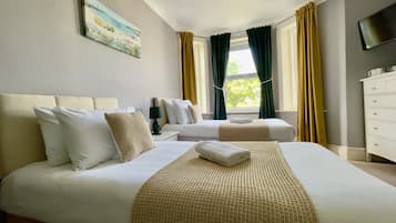 Twin Room | Soundproofing, iron/ironing board, free WiFi, bed sheets
