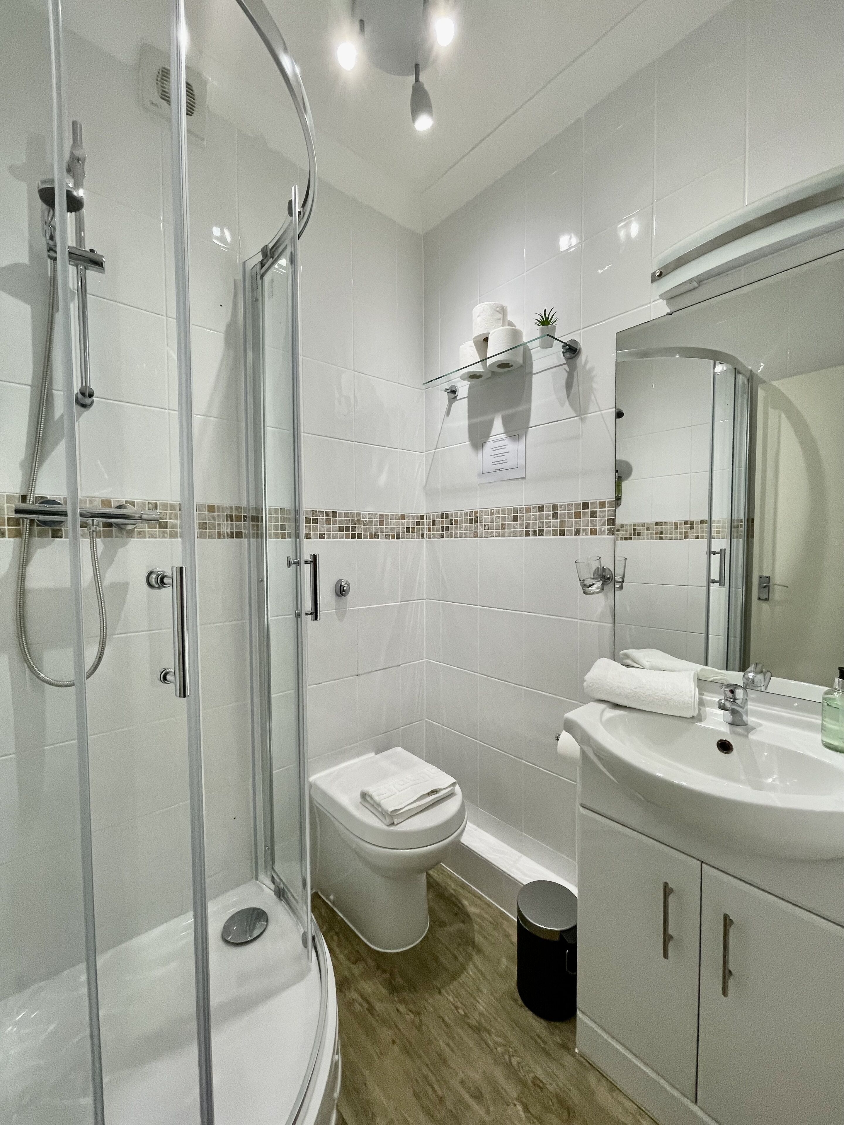 twin room ( access to all day tea room ) | bathroom | shower, free toiletries, hair dryer, towels