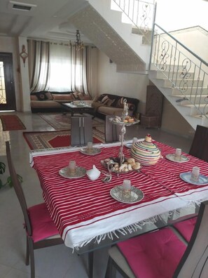 Restaurant - Tanjitan Hospitalite (Hjar Ennhal)