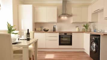 Apart Daire, 2 Yatak Odası | Özel mutfak | Buzdolabı, mikrodalga fırın, fırın, set üstü ocak