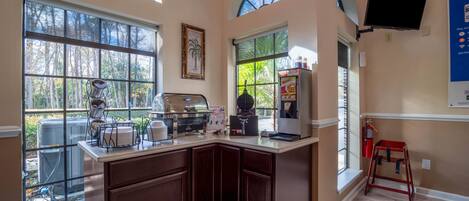 Free daily continental breakfast