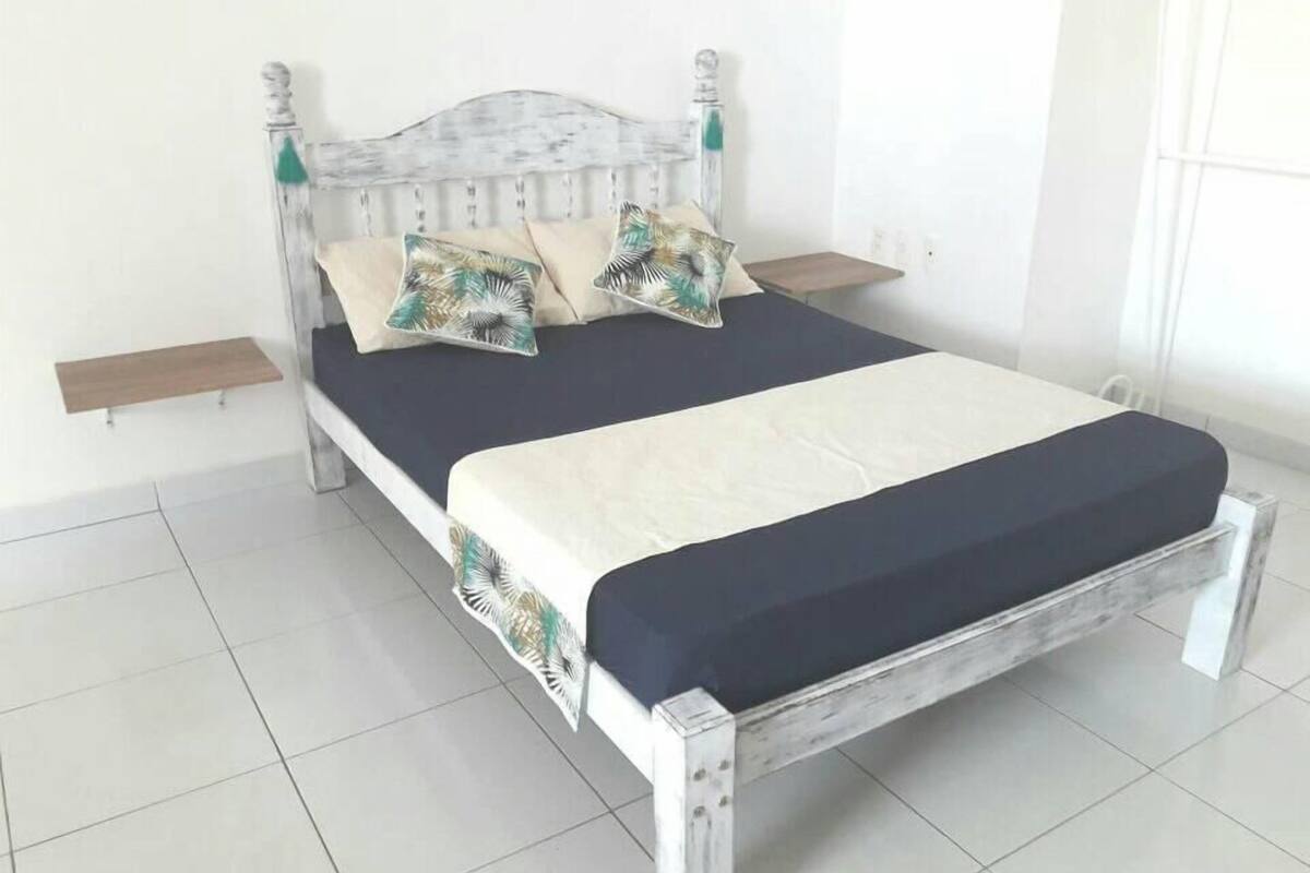 Room, 1 Double Bed, Non Smoking | Blackout drapes, WiFi (free), bed sheets