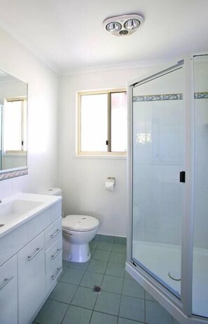 Douche, serviettes fournies