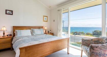 SEAVIEWS MORNINGTON....