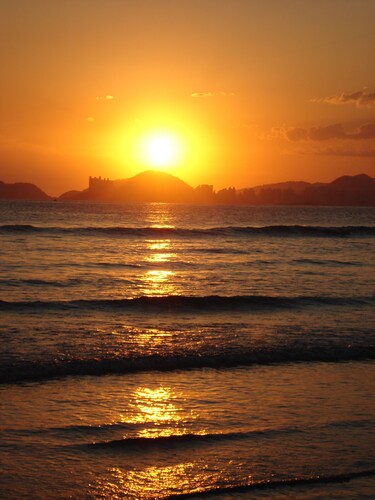 HOUSE WITH SPECTACULAR POOL