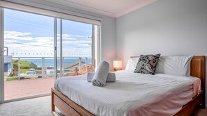 4 bedrooms, iron/ironing board, bed sheets