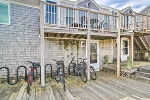 Exterior - Harbor Views + Private Deck: Waterfront P-Town Apt (Provincetown)