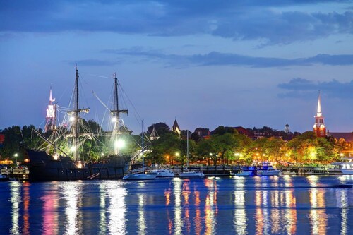 Linden Tree: Downtown Newburyport Gem - Steps to Events, Shops and the Harbor!