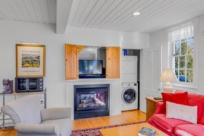 スマートテレビ、暖炉