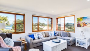 TV, fireplace, Netflix, streaming services