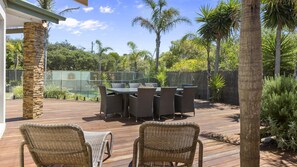 Outdoor dining - DIAMOND BAY RETREAT - SORRENTO (Sorrento)