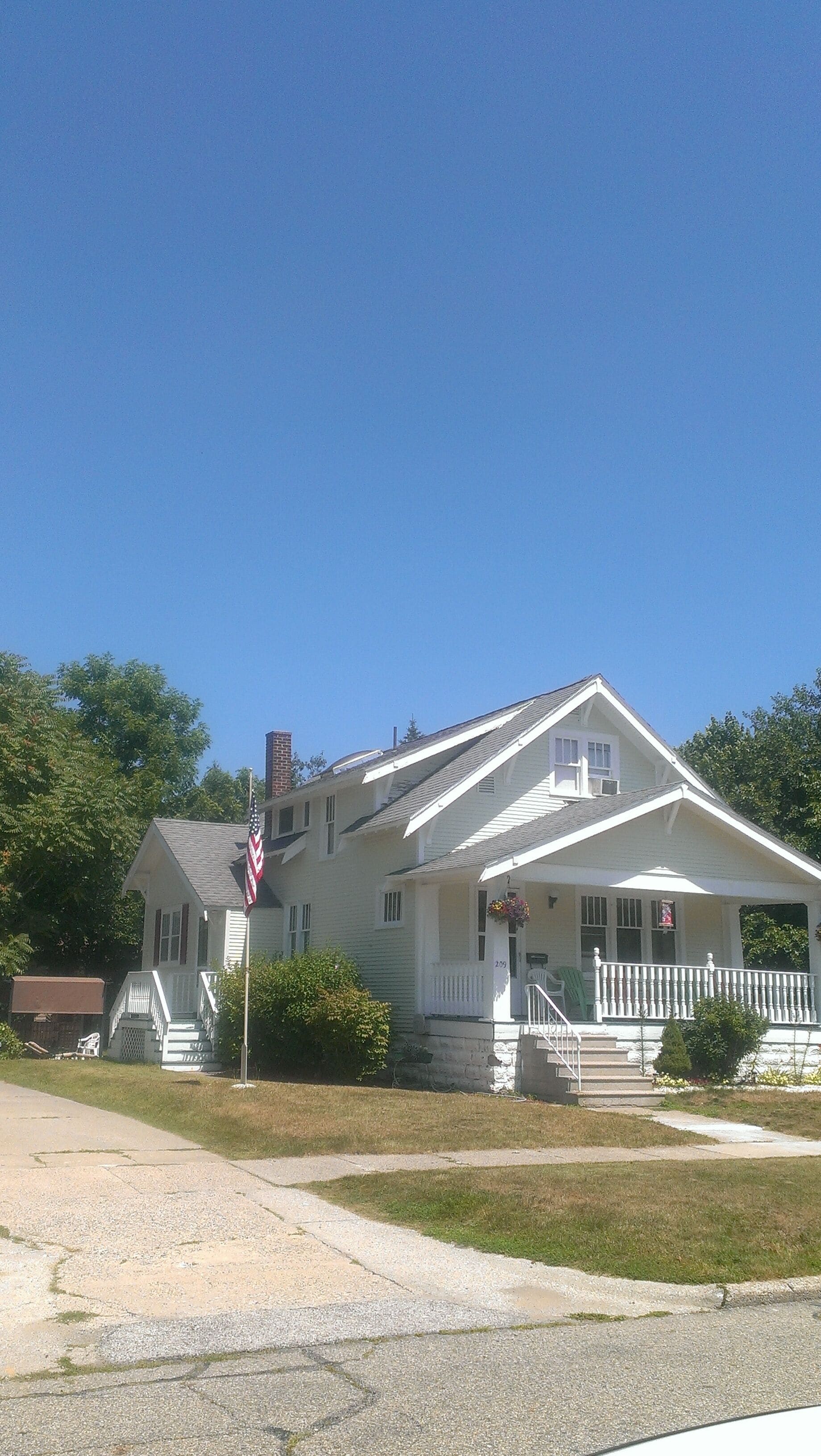 3 Blocks from Downtown! August 18-25 Available!