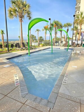 Innendørsbasseng og utendørsbasseng