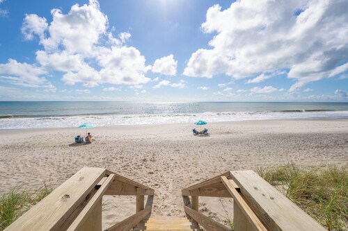 Oceanfront 2BR Condo 3rd Floor Balcony Views, Unit 307
