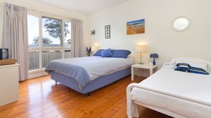 2 bedrooms, bed sheets