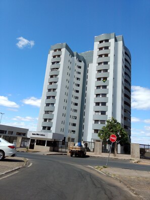Exterior - APART. RESIDENTIAL IN BRASÍLIA (Q 202)