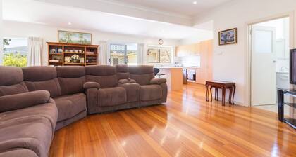 RENOVATED BEACH BEAUTY - ROSEBUD