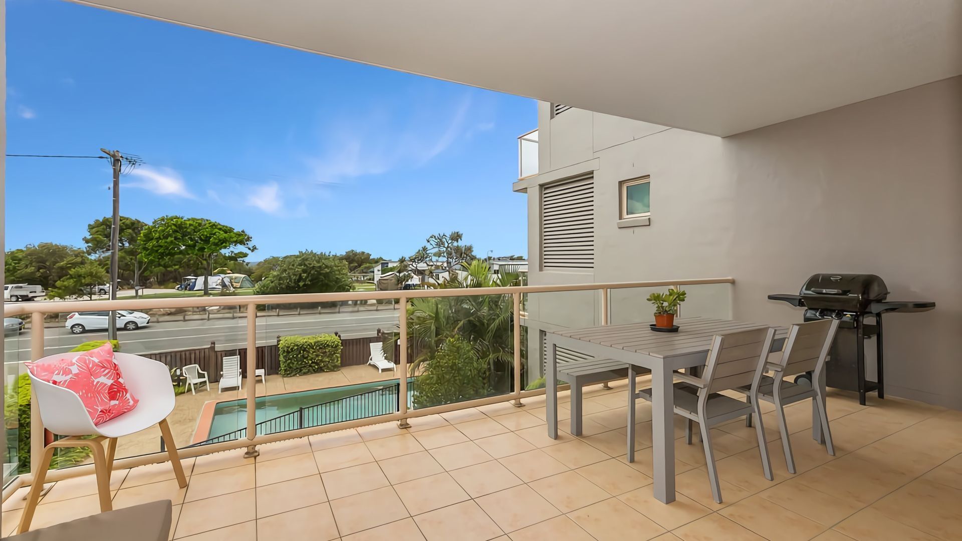 屋外ダイニングエリア