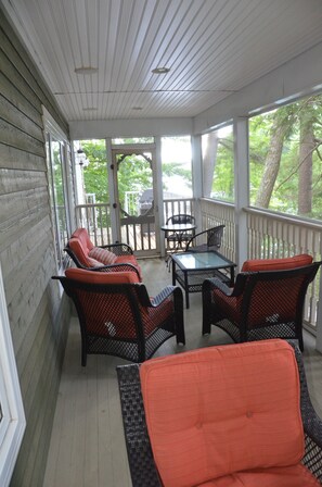 Interior - Airy Cottage, Boathouse, & Docks ~ Southwest Exposure in the Hub of Port Carling (Muskoka Lakes)