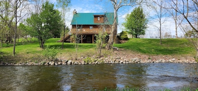Secluded Riverside Log Home in Southern Michigan