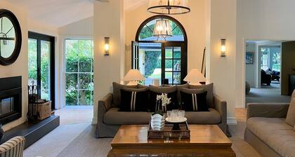 KEVALIER PARK, Berry, Marja & Ympäristöt - klo 16 lähtien sunnuntaisin!