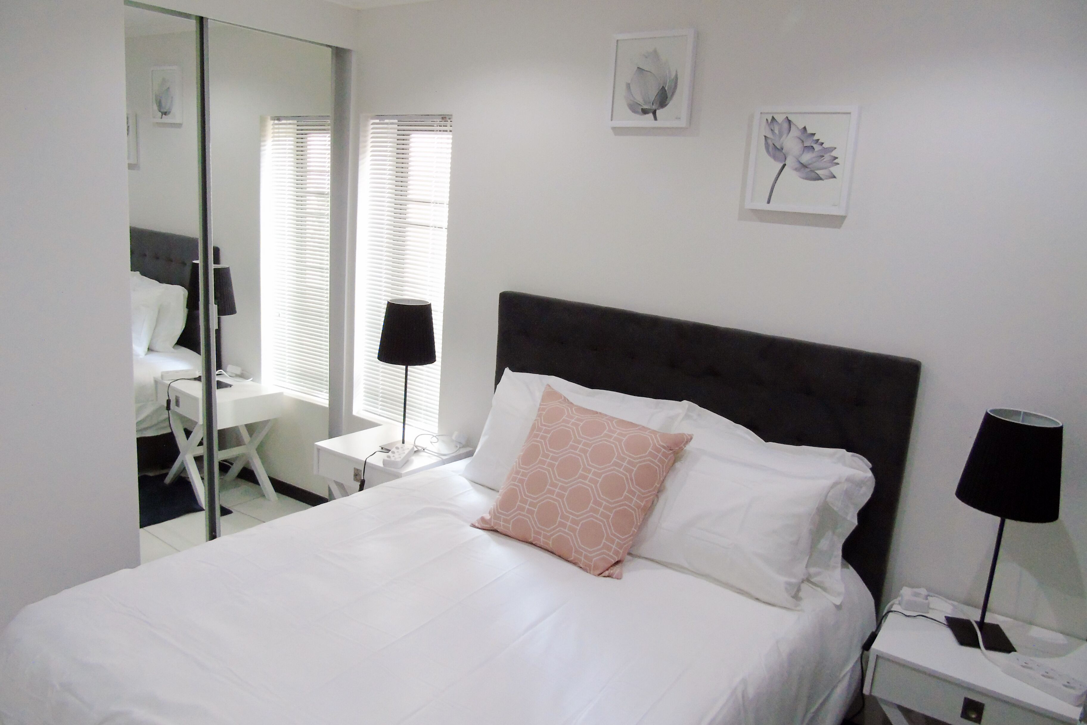 1 chambre, fer et planche à repasser, accès Internet, draps fournis