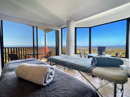 Villa 5 @ Bimbadeen Estate - Spa studio for 2 - Enjoy the best views in the valley