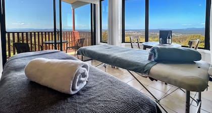Villa 5 @ Bimbadeen Estate - Spa studio for 2 - Enjoy the best views in the valley