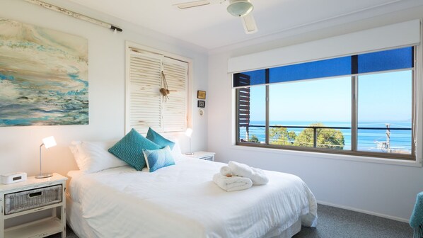 3 室のベッドルーム、アイロン / アイロン台、旅行用ベビーベッド、ベッドシーツ