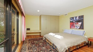 4 bedrooms, free WiFi, bed sheets - Number Nine, Gerroa, South Coast (Gerroa)