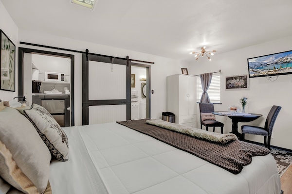 1 bedroom, iron/ironing board, free WiFi, bed sheets