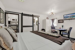 1 habitación, tabla de planchar con plancha, wifi gratis y ropa de cama 