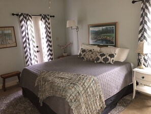 4 bedrooms, iron/ironing board, WiFi, bed sheets - Hawks’ Roost Boerne Texas (Boerne)