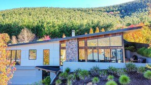 Exterior - GLASS HOUSE: Bright Township (Bright)