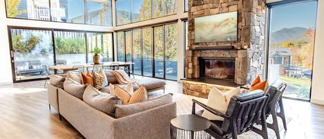 Smart TV, fireplace, DVD player