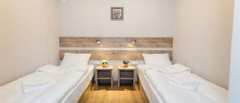 2 quartos, escrivaninha